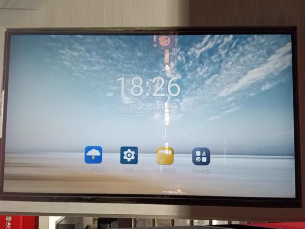 Advantage analysis of display screen of elevator multimedia advertising machine