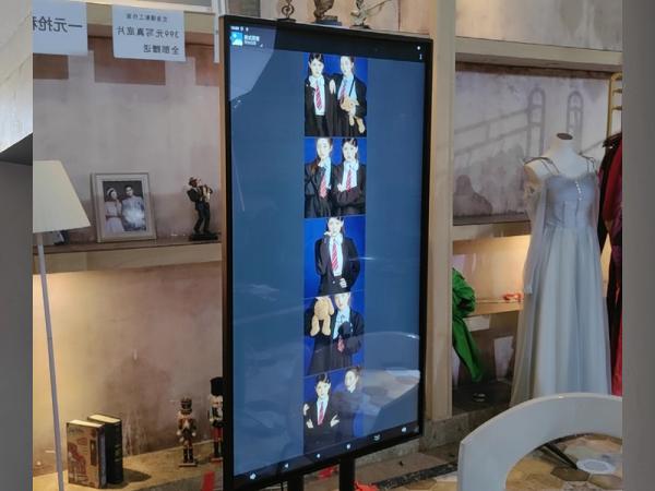 Advertising machine factory teaches you how to choose the right advertising machine display screen