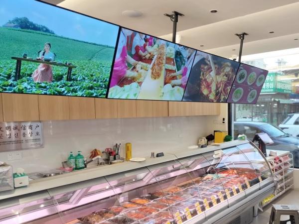 How to reduce the radiation brought by lcd advertising machine display screen