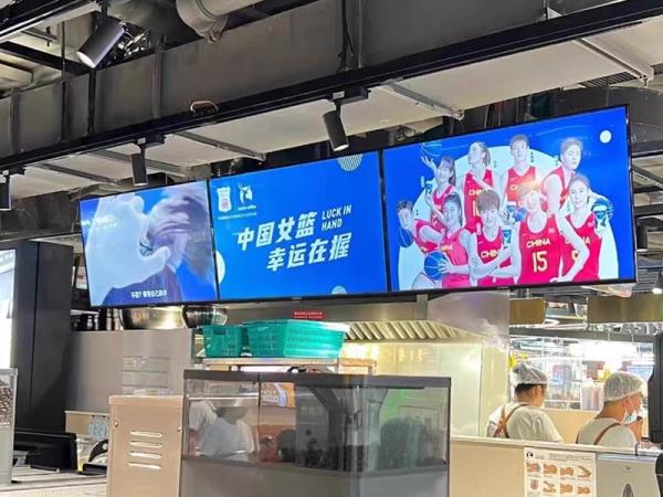 Ten advantages of building elevator advertising machine display screen