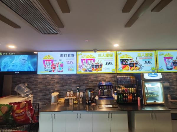 What are the problems that lcd advertising machine display screen often encounters