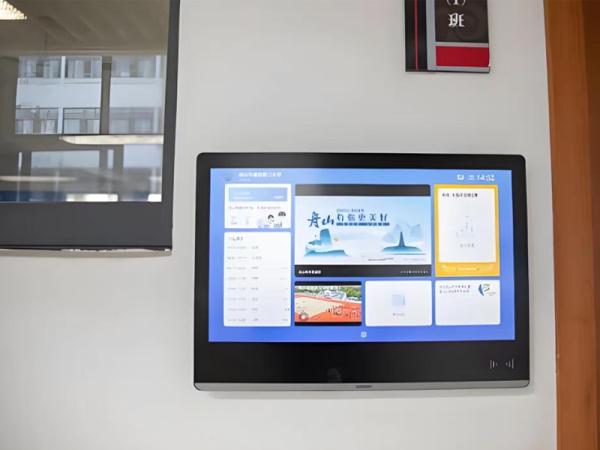 What is the significance of smart electronic class sign brand LCD machine display screen system for campus