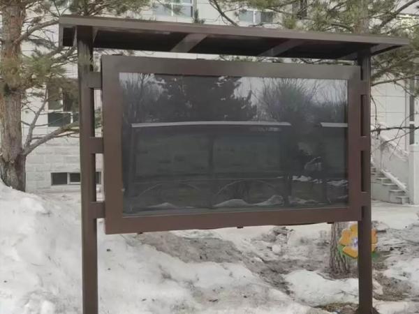 What problems should be paid attention to when purchasing outdoor LCD advertising machine display screens