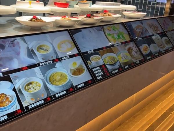 What significance does the electronic class card machine display screen system bring to campus construction