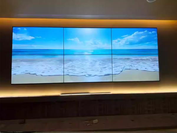 What's the difference between splicing screen processor and matrix