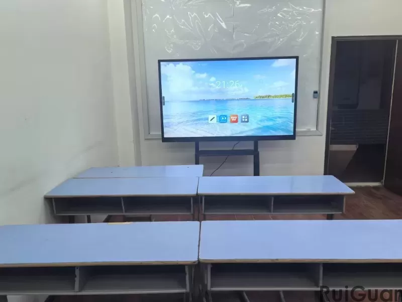 Conference Machine (76).jpg