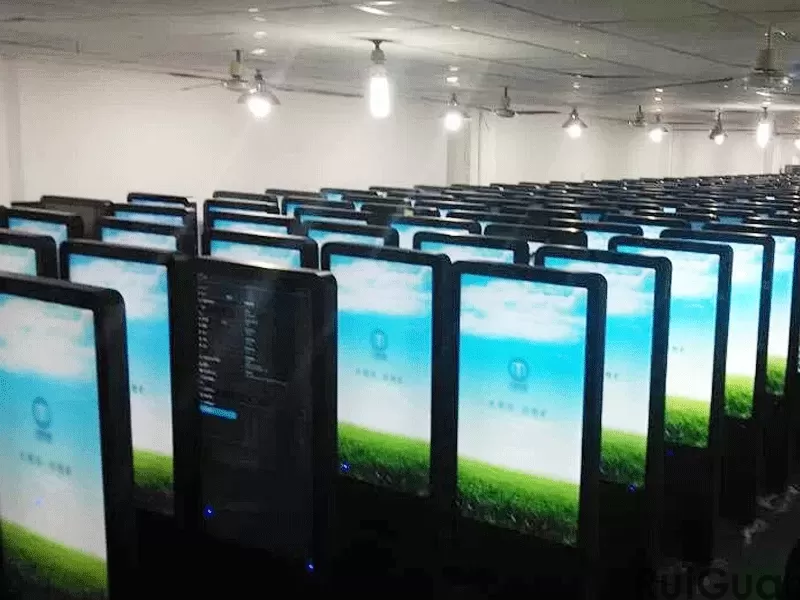 Outdoor Vertical Advertising Machine (2).png