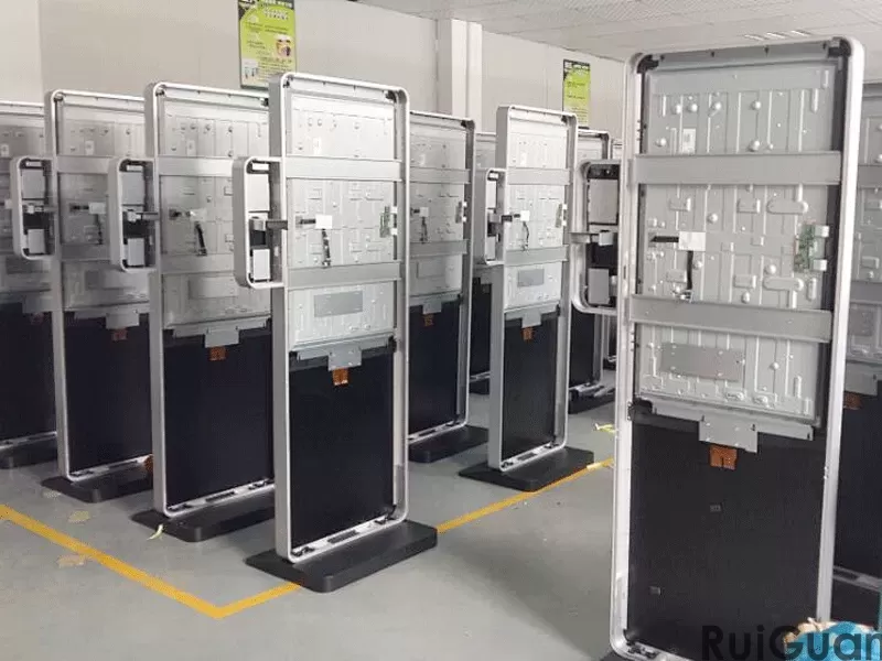 Was sind die Merkmale von LCD-Außenwerbemaschinen